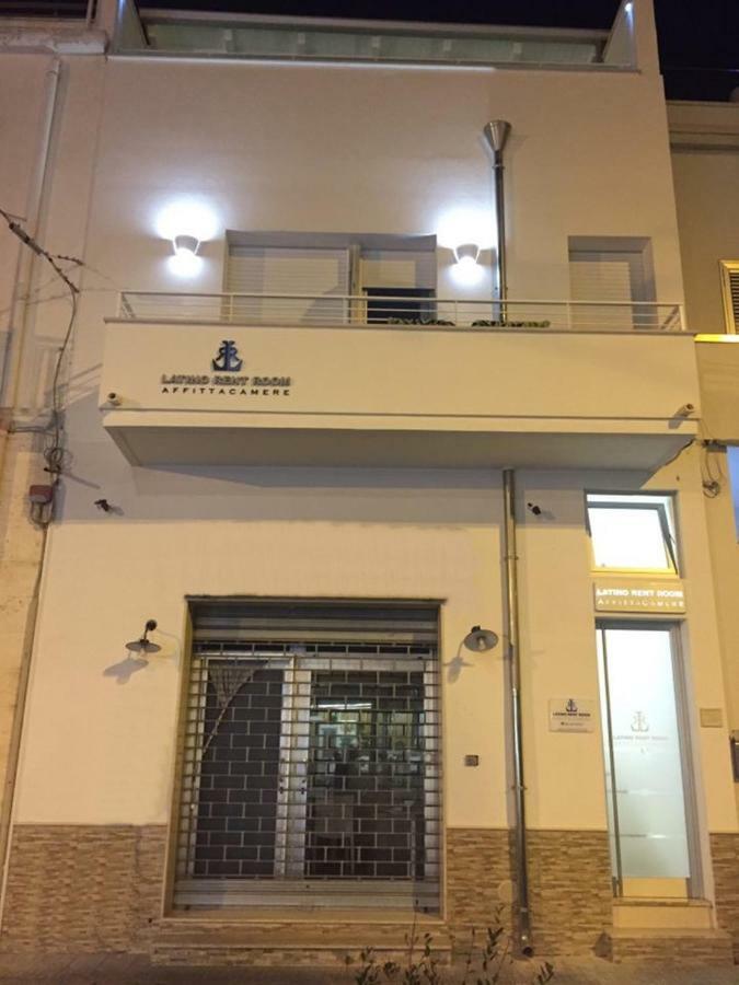 Latino Rent Room B&B Vista Mare Porto Cesareo Exterior photo