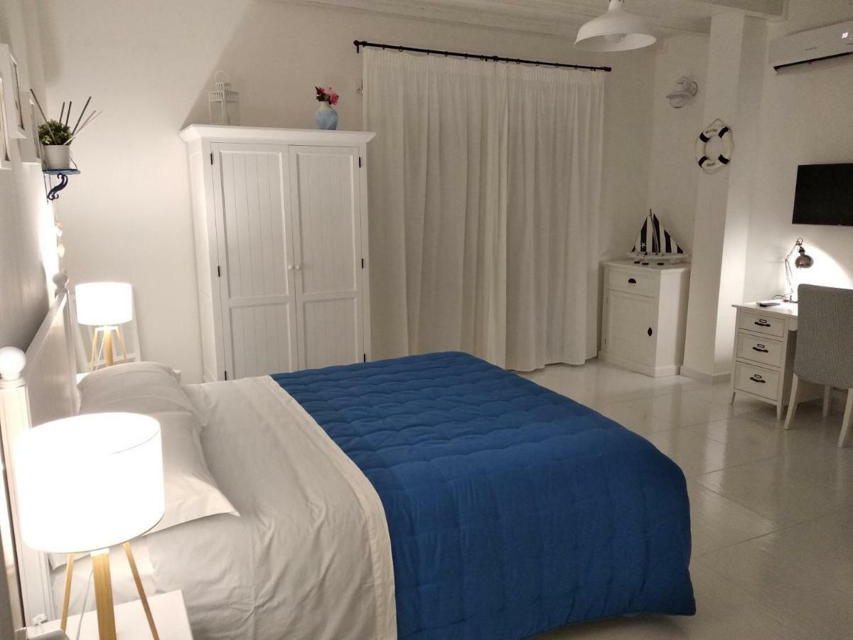 Latino Rent Room B&B Vista Mare Porto Cesareo Exterior photo